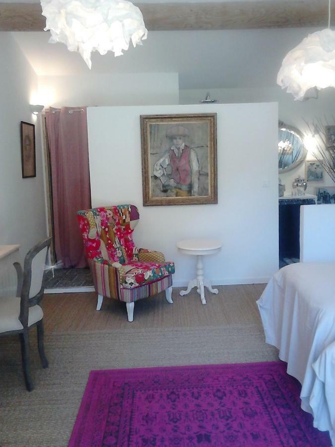 La Maison De Charlie Vaugines Екстериор снимка